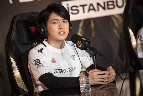 Championsを控えるLaz・Saadhak・staxらへの合同インタビューが