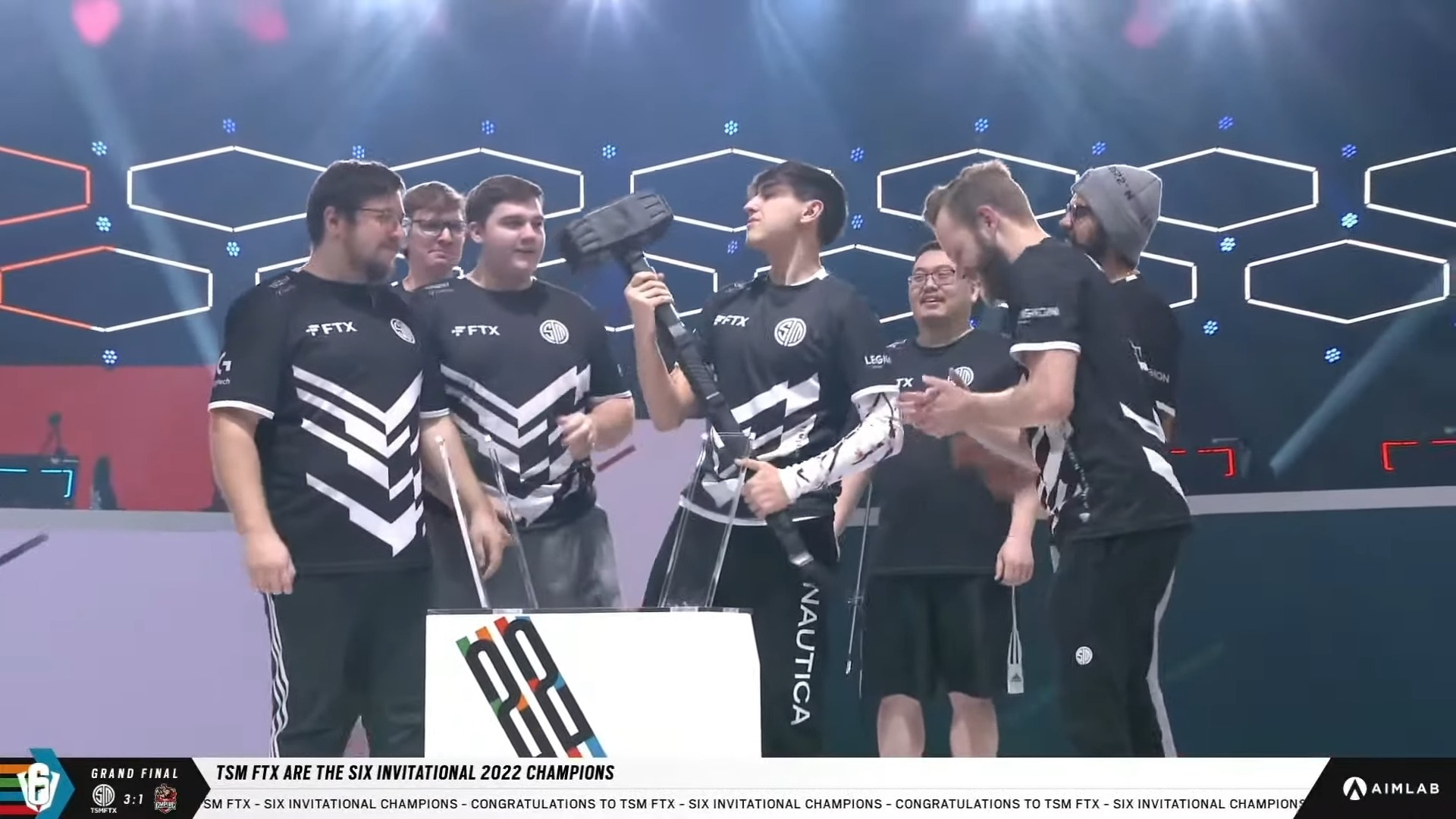 引退した『シージ』プロ“Beaulo”が急遽ピンチヒッターとして1日限りの復活…父の訃報を受けた元チームメイトのために久しぶりに競技シーンへ |  RUGs（ラグス） Supported by intel