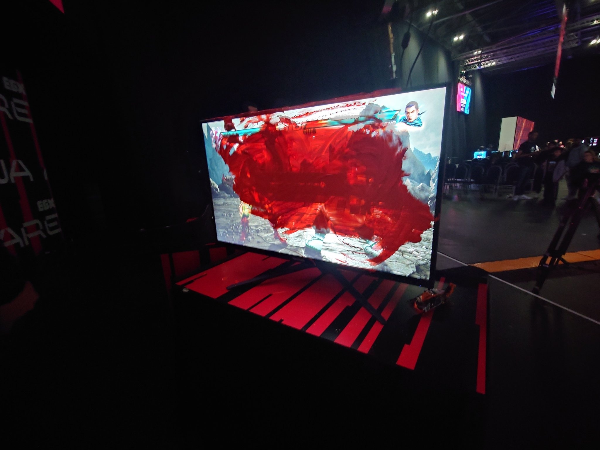 過激環境保護団体が『鉄拳7』英大会を妨害…モニターにオレンジ色の塗料