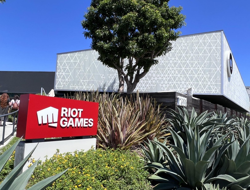 ロサンゼルスのライアットゲームズ本社に潜入…全ての家庭用ゲーム機が集まる部屋やゲーセンまで完備？ゲーム愛に溢れる社屋をレポート
