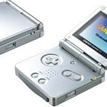 まだ持っている人も多いかも？充電式携帯ゲーム機の先駆け