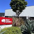 ロサンゼルスのライアットゲームズ本社に潜入…全ての家庭用ゲーム機が集まる部屋やゲーセンまで完備？ゲーム愛に溢れる社屋をレポート